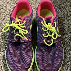 Nike bright pink/green 8.5